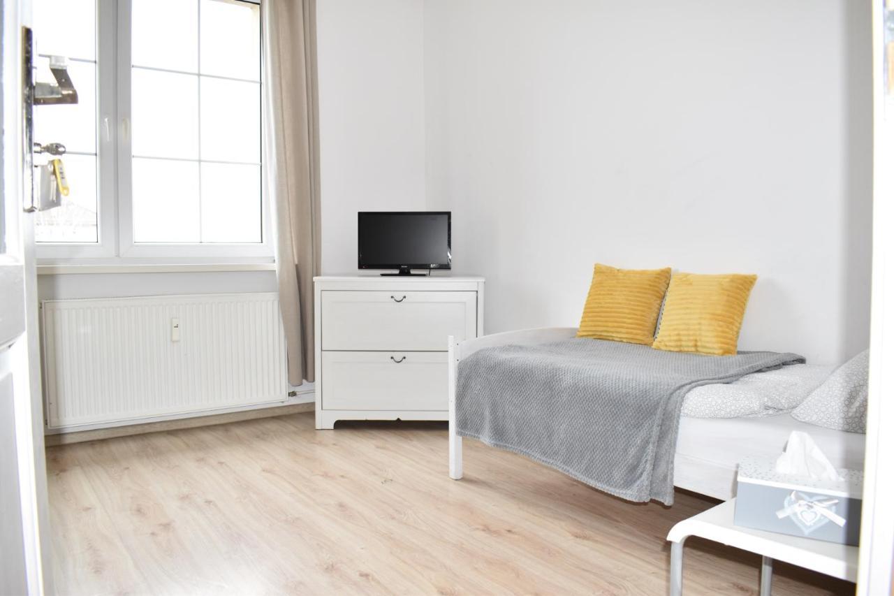 Hostel Przed Switem Gorzów Wielkopolski Extérieur photo